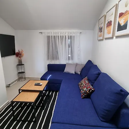 Paradiso Arx Apartman *