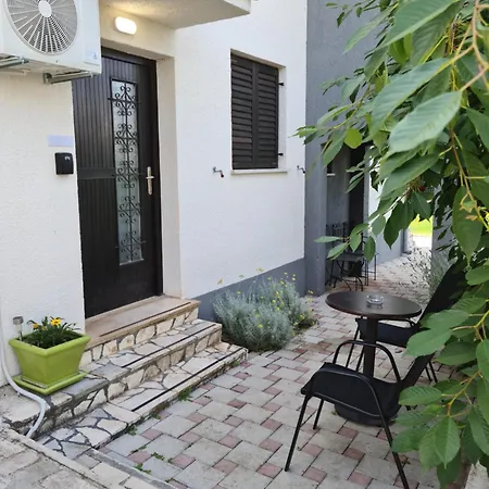 Paradiso Arx Apartman Pula