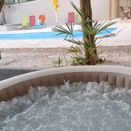 Paradiso Arx Apartman Pula