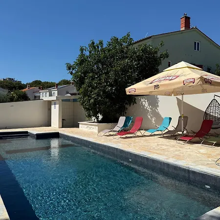 Paradiso Arx Пула