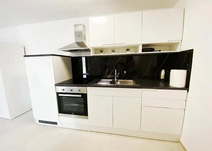 Paradiso Arx Apartment