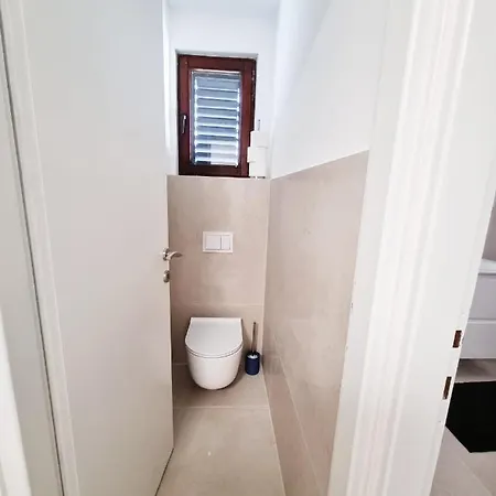 Paradiso Arx Lägenhet Pula