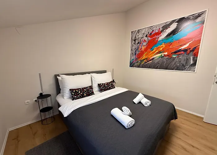 Paradiso Arx Apartman *